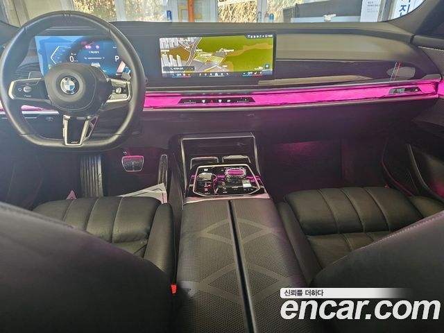 BMW 7-Series 2025 — photo 12
