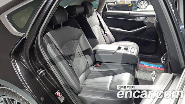 Genesis G80 2018 — photo 17