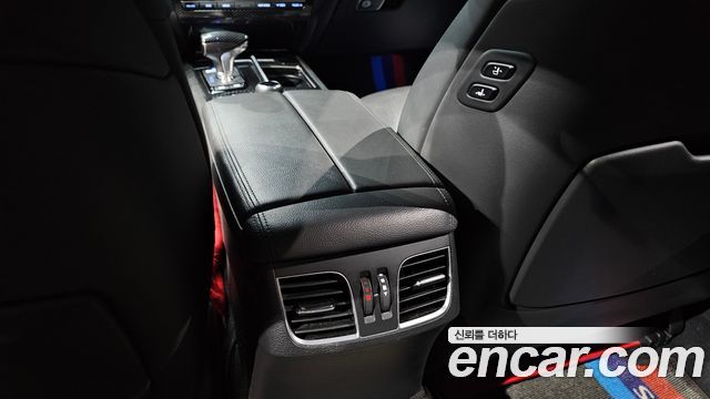Genesis G80 2018 — photo 29