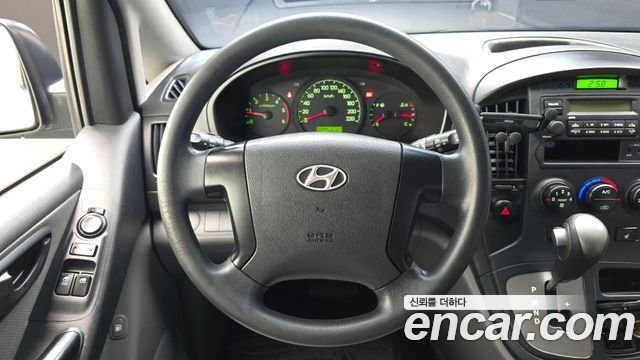 Hyundai Starex 2015 — photo 13