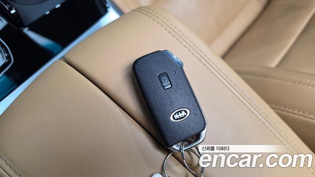 Kia K7 2020 — photo 28