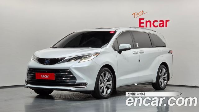 Toyota Sienna 2024 — photo 1