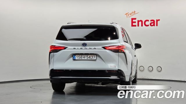 Toyota Sienna 2024 — photo 4