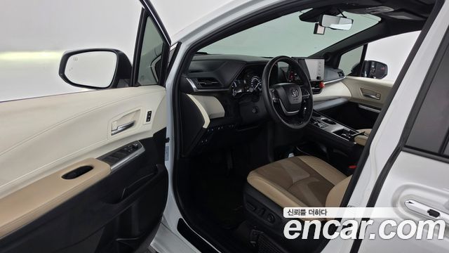 Toyota Sienna 2024 — photo 13