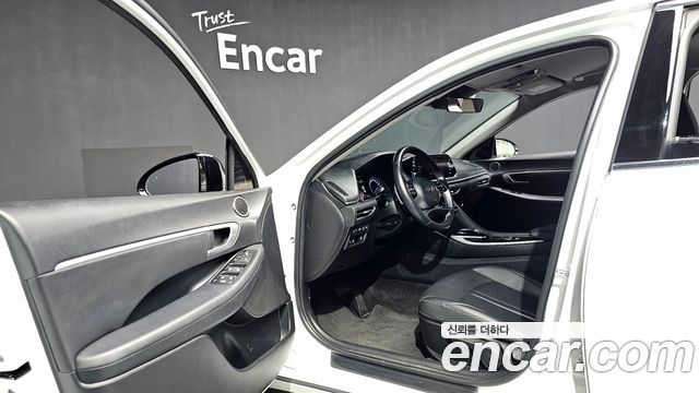 Hyundai Sonata 2022 — photo 13