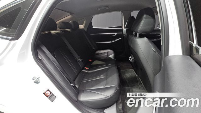 Hyundai Sonata 2022 — photo 17