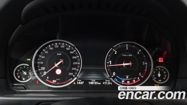 BMW 5-Series 2016 — photo 8