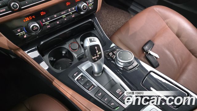 BMW 5-Series 2016 — photo 9