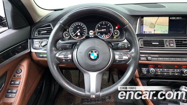 BMW 5-Series 2016 — photo 13