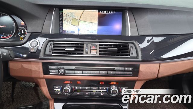 BMW 5-Series 2016 — photo 15