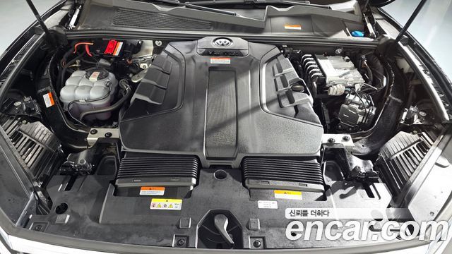 Volkswagen Touareg 2023 — photo 6