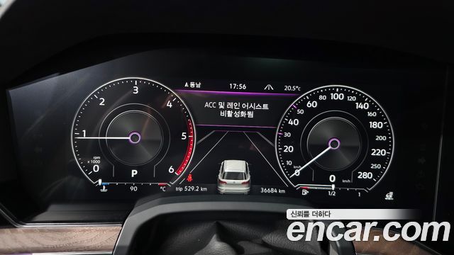 Volkswagen Touareg 2023 — photo 11