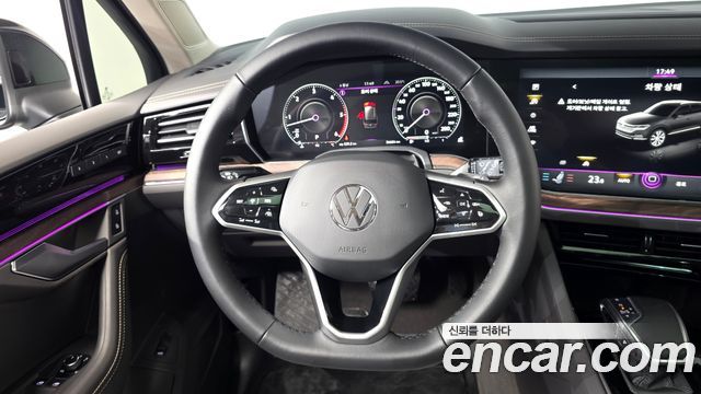 Volkswagen Touareg 2023 — photo 19