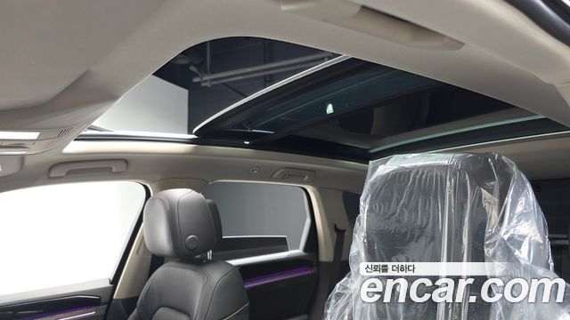 Volkswagen Touareg 2023 — photo 23