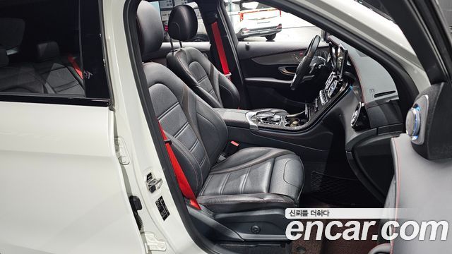Mercedes-Benz GLC-Class 2018 — photo 16