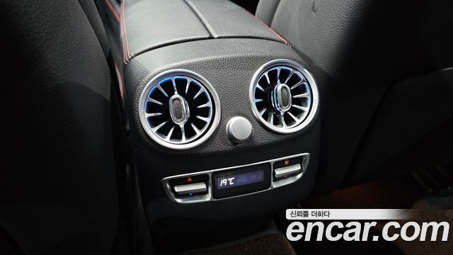 Mercedes-Benz GLC-Class 2018 — photo 34
