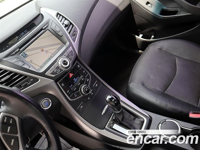 Hyundai AVANTE 2014 — photo 10