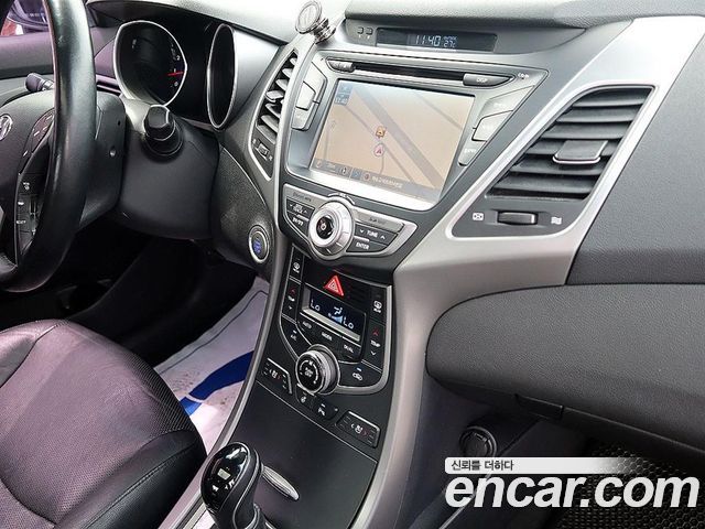 Hyundai AVANTE 2014 — photo 11