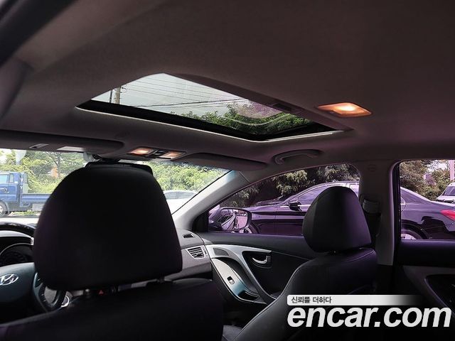 Hyundai AVANTE 2014 — photo 15