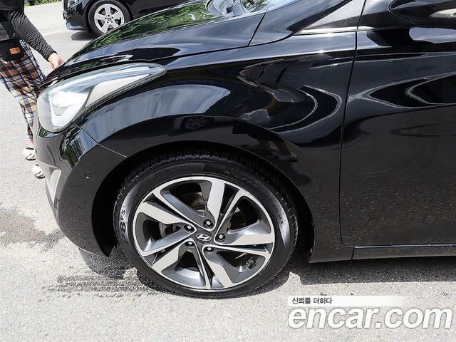 Hyundai AVANTE 2014 — photo 18