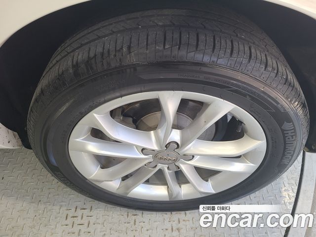 Audi Q3 2015 — photo 14