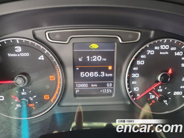 Audi Q3 2015 — photo 15