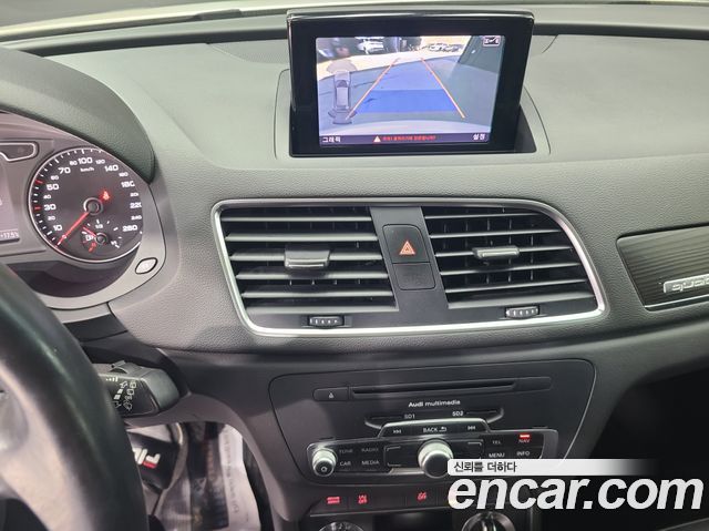 Audi Q3 2015 — photo 16