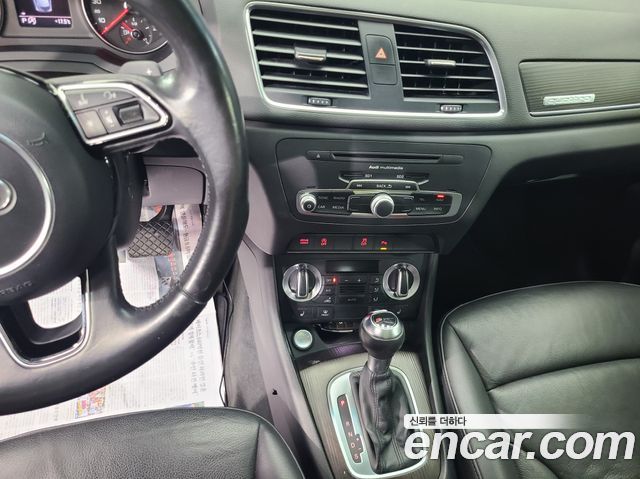 Audi Q3 2015 — photo 18