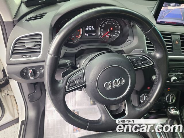 Audi Q3 2015 — photo 19