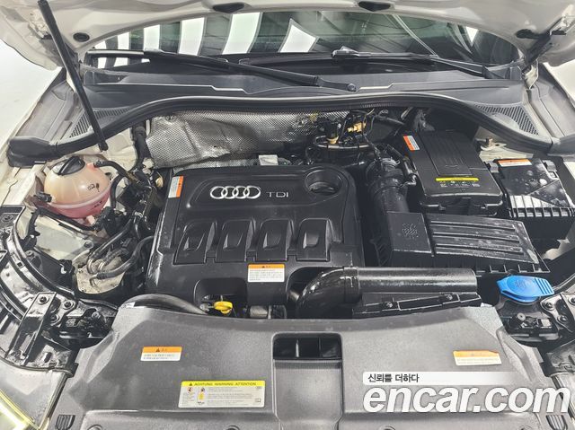 Audi Q3 2015 — photo 20