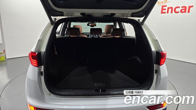 Kia Sportage 2018 — photo 32