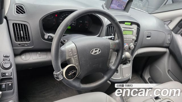 Hyundai Starex 2014 — photo 19