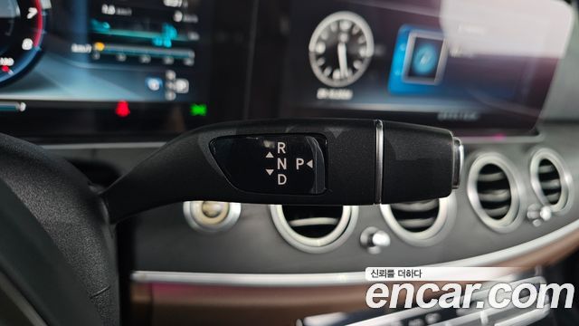 Mercedes-Benz E-Class 2017 — photo 9