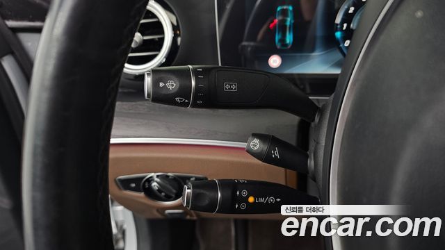 Mercedes-Benz E-Class 2017 — photo 18