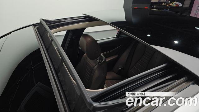 Mercedes-Benz E-Class 2017 — photo 19