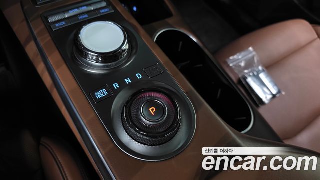 Genesis GV70 2023 — photo 12