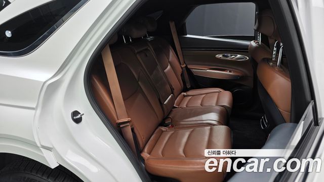 Genesis GV70 2023 — photo 17