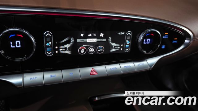 Genesis GV70 2023 — photo 23