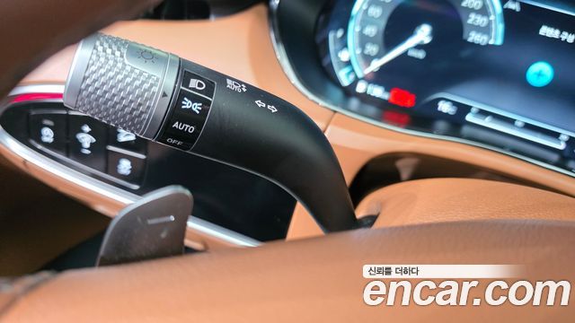 Genesis GV70 2023 — photo 29