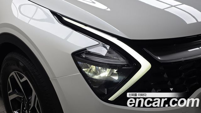Kia Sportage 2023 — photo 8