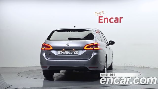 Peugeot 308 2015 — photo 4