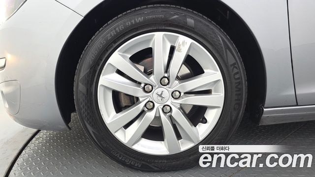 Peugeot 308 2015 — photo 5