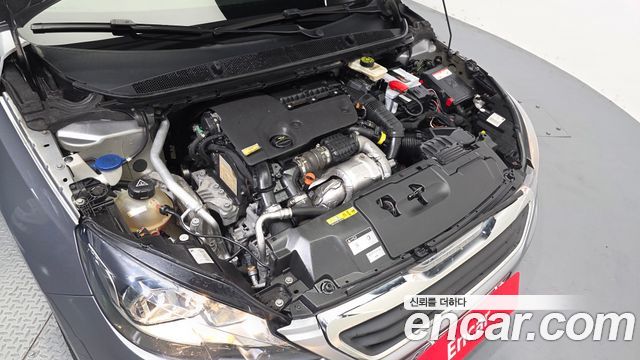 Peugeot 308 2015 — photo 6