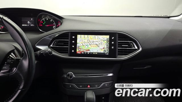 Peugeot 308 2015 — photo 14