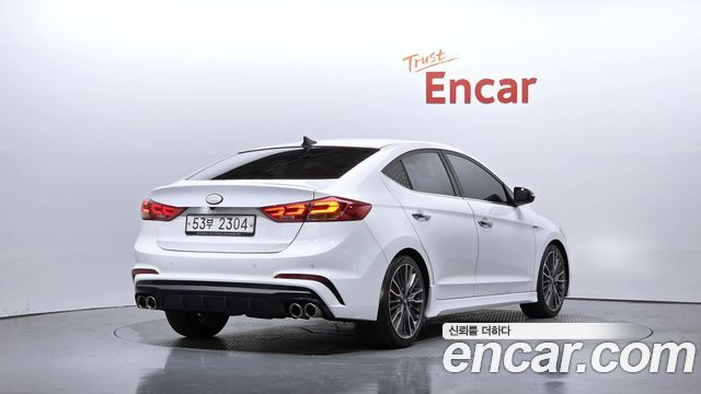Hyundai AVANTE 2017 — photo 2