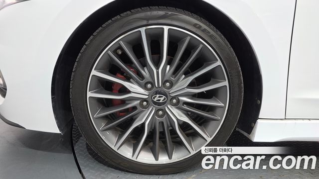 Hyundai AVANTE 2017 — photo 5