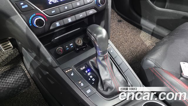 Hyundai AVANTE 2017 — photo 9