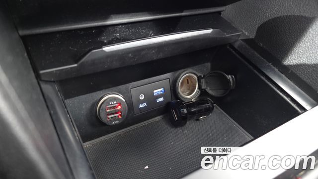 Hyundai AVANTE 2017 — photo 17