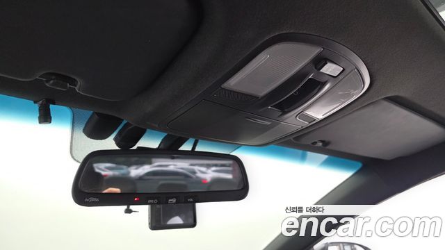 Hyundai AVANTE 2017 — photo 18