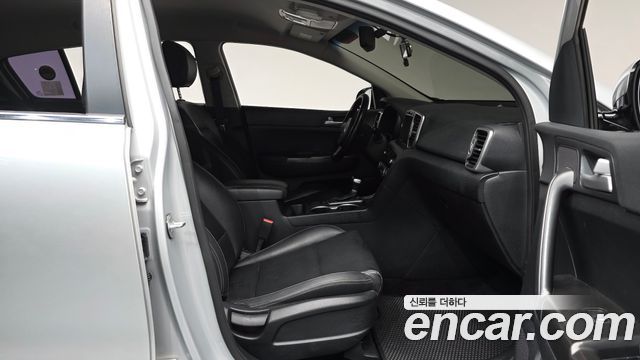 Kia Sportage 2017 — photo 16